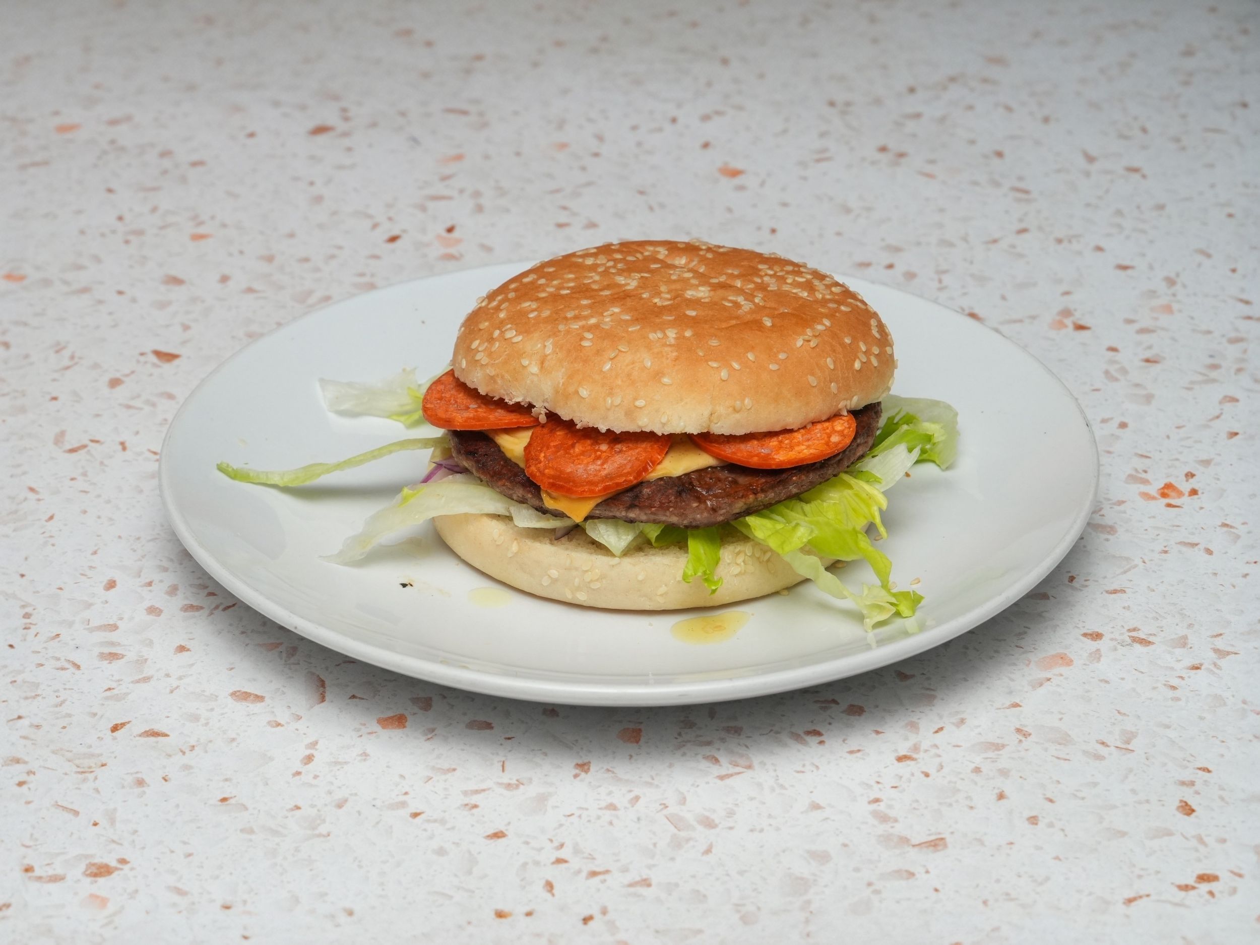 Pepperoni cheeseburger (halal)